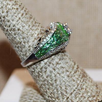Size 7¼ Marked .925 "Puffy" LIME GREEN Party Ring with a Single Main Clear Round Stone on a Silver Band (6.1g)