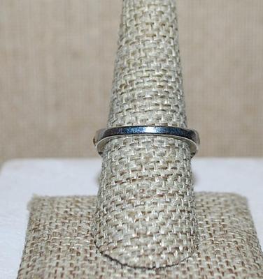 Size 8 Marked .925 "Puffy" AMBER Party Ring with a Single Main Clear Round Stone on a Silver Band (5.8g)