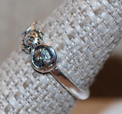 Size 7½ All Silver Tone "Sundial Faces" Ring (2.1g)