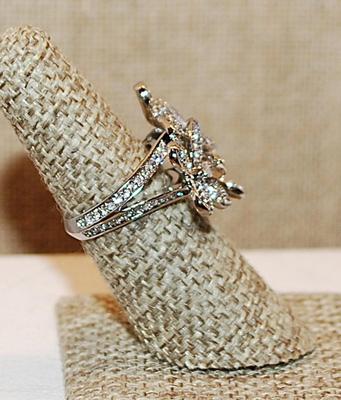 Size 6 ½ Triple Flower Petals Brilliant Stones Party Ring on a Glittery Silver Tone Band (7.1g)