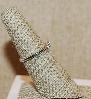 Size 6 Marked .925 Delicate Clear Rectangle Stone Ring with 2 Side Accent Stones on a Silver Band (1.2g)