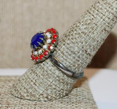 Size 9 VINTAGE Red, White + Blue "FLAG" RING with SPLIT BAND (4.1g)