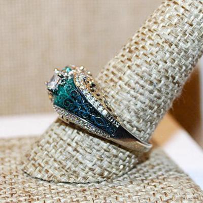 Size 8 Marked .925 "Puffy" AQUAMARINE Party Ring with a Single Main Clear Round Stone on a Silver Band (6.4g)