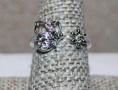 Size 9 BUTTERFLY Triple Marquise Cut LAVENDER Stones RING with Flower on a Silver Tone OPEN_ENDED Setting (2.5g)