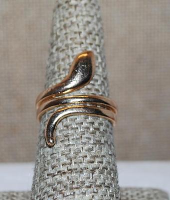 Size 7 Gold Tone No-Stones SNAKE RING (3.2g)