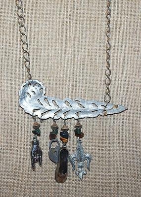 Silver Tone METAL FEATHER NECKLACE with 4 Assorted Charms and Beads on a Silve Tone Chain & Circle Clasp 17" L
