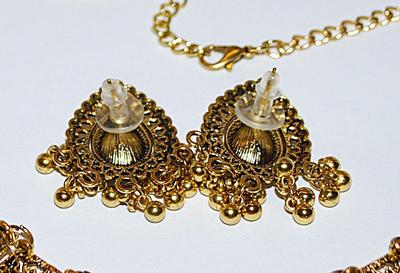 "Pharoah's Queen" NECKLACE (8" Across+ 14" L) & EARRINGS JEWELRY SET with Pear Shaped Deep Green Stones and...