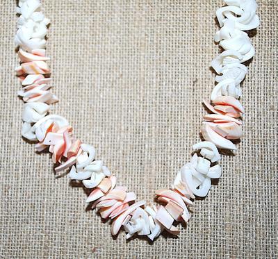 Cut Shell-Style NECKLACE with Pink & White Shells and a Barrel Style Closure 17" L