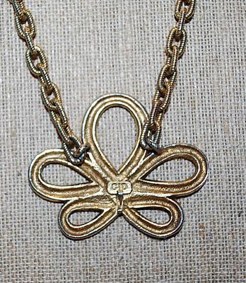 Ribbed Gold Tone "GLD" Brand BOWTIE NECKLACE/PENDANT COMBO (2¼" x 2") with Large TOGGLE Clasp and Gold Tone Solid...