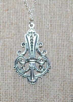 Silver Tone PENDANT (1¾" x 1") on a Silver Tone Necklace Chain 18" L