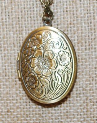 Oval Flowered Brass Style Locket PENDANT (1¼" x 1") on a Dark Gold Tone Necklace Chain 20" L