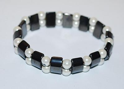 Elastic Pearl-Style Beads BRACELET (2" Opening) with Black Half-Globe Accents
