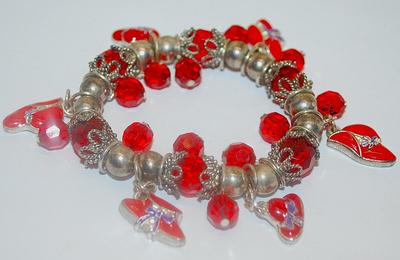 "RED HAT SOCIETY" Style Elastic DANGLES BRACELET (2½" to 3¾" Opening) with "RED HAT & BOW" Dangles,...