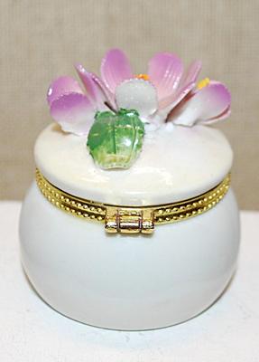 Petite Round HINGED Purple Violets Trinket Box 1½" Circ. x 2" H with Gold Tone Accents