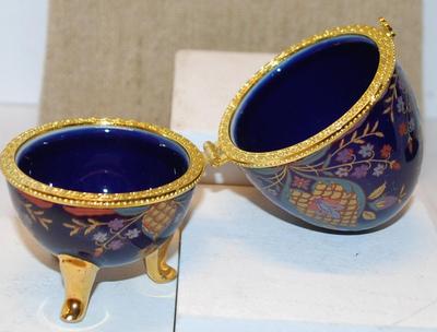 Beautiful Deep Blue Flowered Designed Gold Colored 3-Legged Jewelry Trinket "Egg" Box (3¾" H x 2" W)