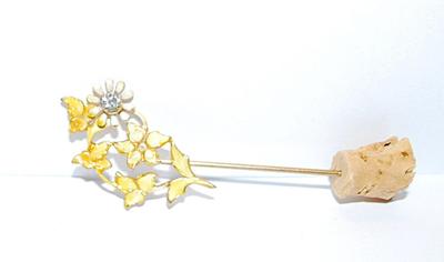 Yellow Bouquet of Flowers PIN (1¾") with Single Clear Stone Accent