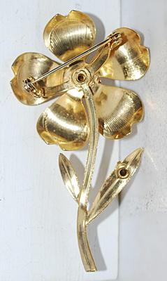 VINTAGE 1960's GOLD COLORED 5 Petal FLOWER BROOCH (2¾" x 1½") with 2 Iridescent Stone Accents on a Gold Tone Setting