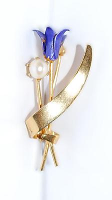 Violet Flower & Faux Pearl BROOCH (1½" x 1") on a Gold Tone Setting