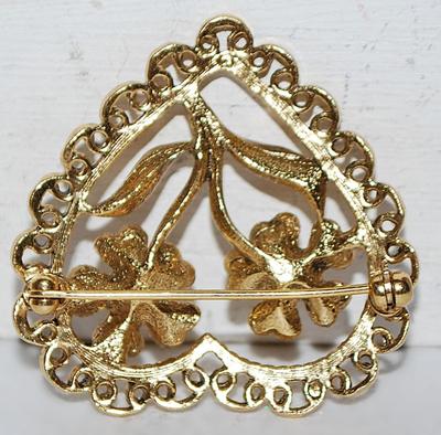 Double Flowers & 2 Tiny Faux White Pearls HEART BROOCH (1½" x 1½") with Stems and Leaves on a Gold Tone Setting