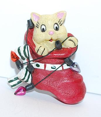 Cute "Kitty in a Red Boot" BROOCH (2¼" x 1¾") Entangled in Holiday Lights with Silver Tone Pin