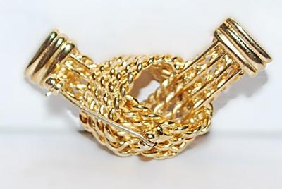 Gold Colored TWISTED KNOT BROOCH (1¾" x 1") with 4 Rows of "CHAIN LINK"