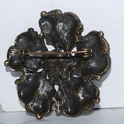 Muted PINK Faux PEARL Center BROOCH (2" Diam.) with an Assortment of BROWN, BEIGE & AMBER Stone Surround on a Dark Brass-Style...