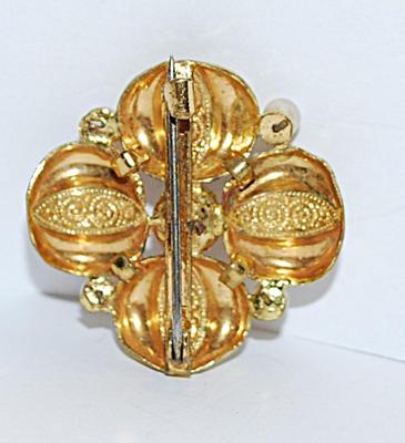 Gold Colored FLOWER BROOCH (1" Diam.) with 5 Faux Pearl Accents and Gold Tone Setting