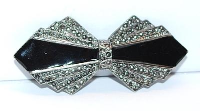 Lord & Taylor ART DECO BROOCH (2¾" x 1¼") with BLACK and Silver Highlights on a Silver Tone Setting