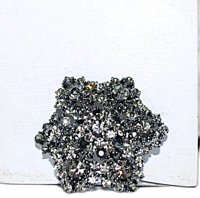 Interesting Indented GRAY Stones Floral Spray BROOCH (2" Diam.) with BRANCH Style Silver Tone Setting