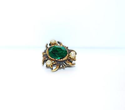 Petite Vintage-Style Beveled GREEN Oval Stone BROOCH (1" x 1") with 3 Faux Pearls on a Dark Gold Tone Setting