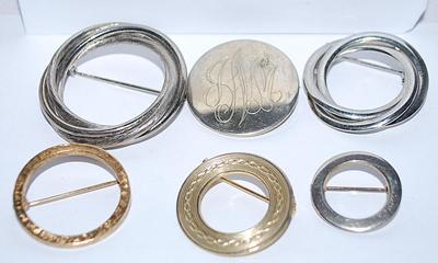 Collection of 6 Assorted CIRCLE BROOCHES - 1½" to ½" Diameter
