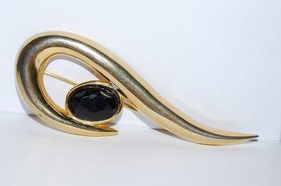 Large Gold SWIRL BROOCH (3½" x 1¼") with Oval Black Beveled Stone and Gold Tone Setting