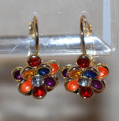 Very Colorful 8-Stone Cluster Earrings Set (Circ. ¾") on a Leverback Style Clasp