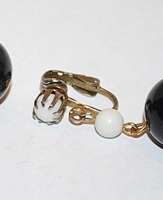 Black & White GLOBES EARRING Set with Gold Tone SNAP Clasp