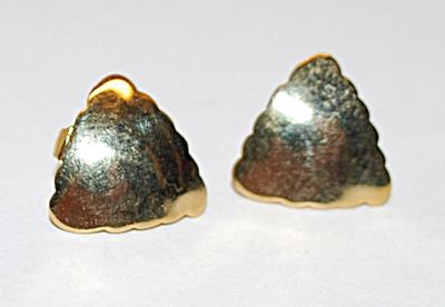 Gold Colored Scalloped Edge TRIANGLE EARRINGS Set with SNAP Clasp