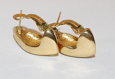 Vintage Enameled Beige "Diamond-Shaped" EARRINGS Set with an English Lock Clasp