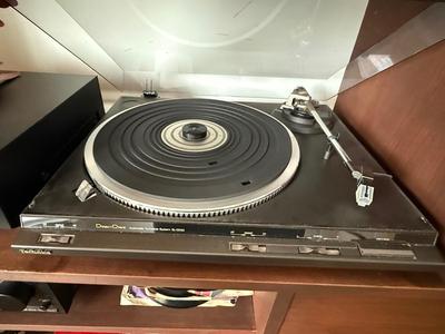 Technics SL-DD33 Direct Drive Automatic Turntable