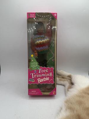 Tree trimming Barbie