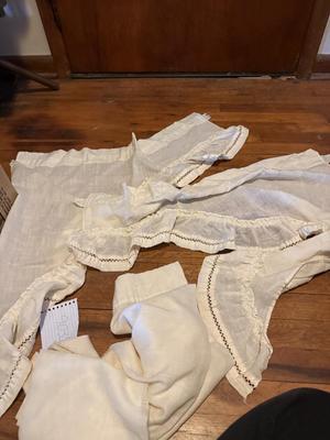 Single window curtain set