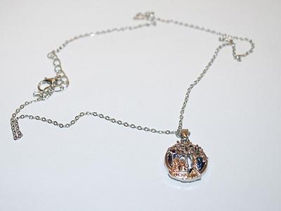 "SIBLINGS" Style PENDANT / NECKLACE with Silver Tone Necklace Chain & Lobster Clasp 17" L