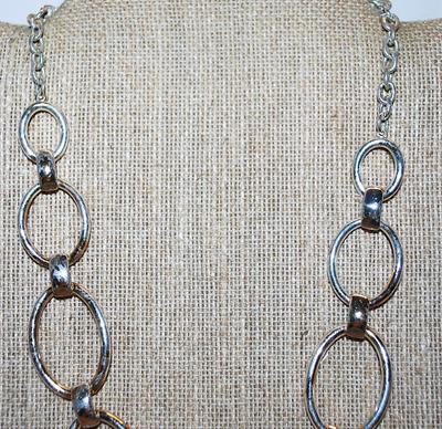 Vintage Large Oval LOOPS NECKLACE with Moveable Connectors & Silver Tone Necklace Chain and Lobster Clasp 17" L