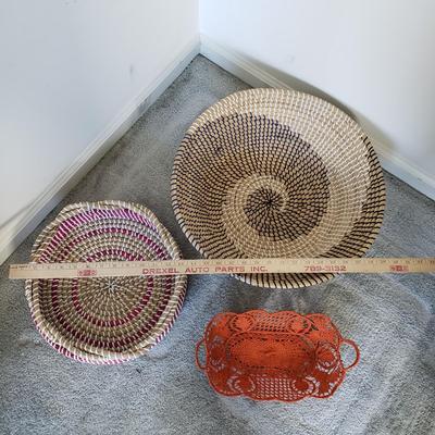 LOT 18F: Water Hyacinth & Hand Woven Colorful Baskets
