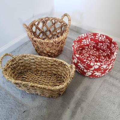 LOT 18F: Water Hyacinth & Hand Woven Colorful Baskets