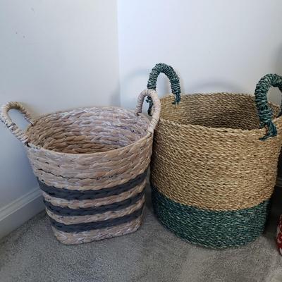 LOT 18F: Water Hyacinth & Hand Woven Colorful Baskets