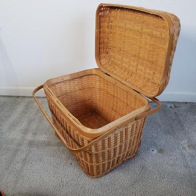 LOT 20F: Outdoor/Entertaining Storage, Trays & Organization & Picnic Basket