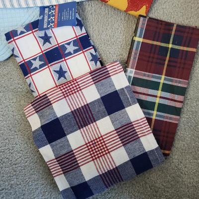 LOT 41F: Assortment of Tableware-Single Placemats, Linens & More