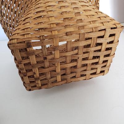 LOT 43F: Longaberger Basket, Bobbin Spool Lamp, Decorative Driftwood by Pottery Barn & More