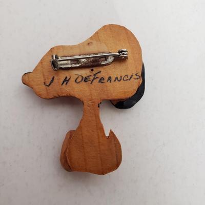 LOT 45F: Vintage Snoopy Collection-Suncatcher & Pins