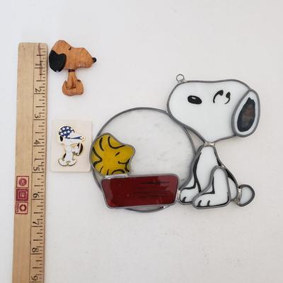 LOT 45F: Vintage Snoopy Collection-Suncatcher & Pins
