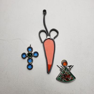 LOT 47F: Stained Glass Suncatchers-Hummingbird, Rose & Others